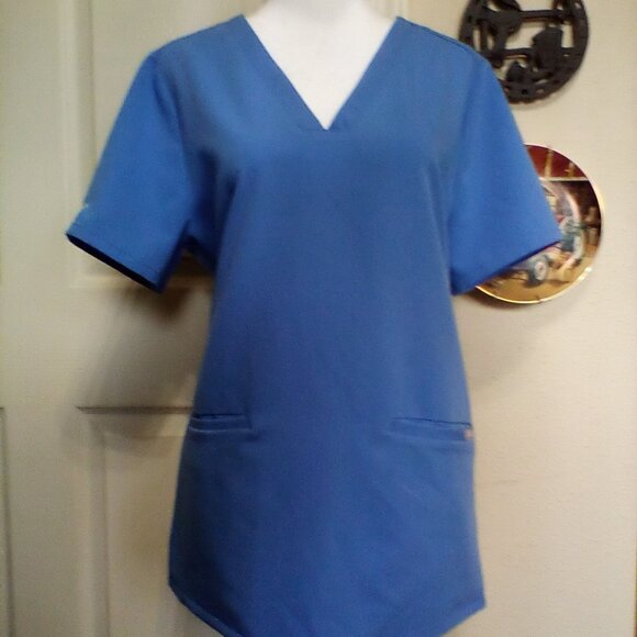 FIGS Shirt - Picture 1 of 3